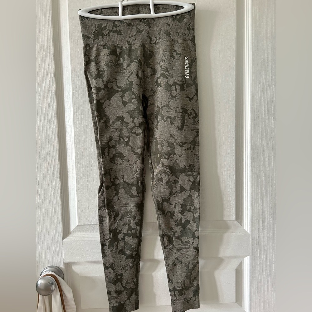 Gymshark adapt camo leggings